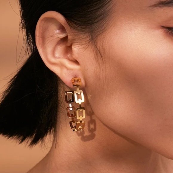 18k Gold Plated Minimalist Geometric Texture Earrings - Picture 4 of 8